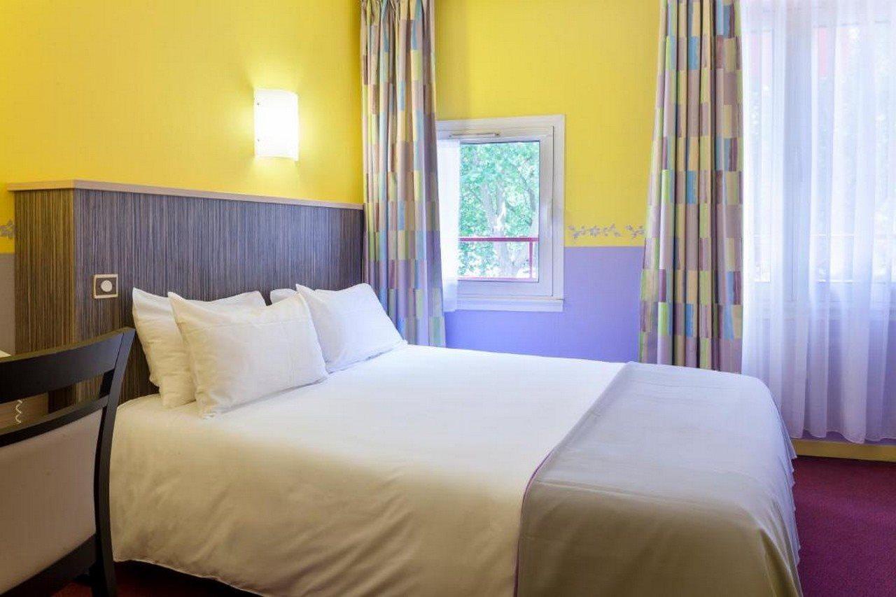 Brit Hotel Le Lion D'Or Chinon Zewnętrze zdjęcie