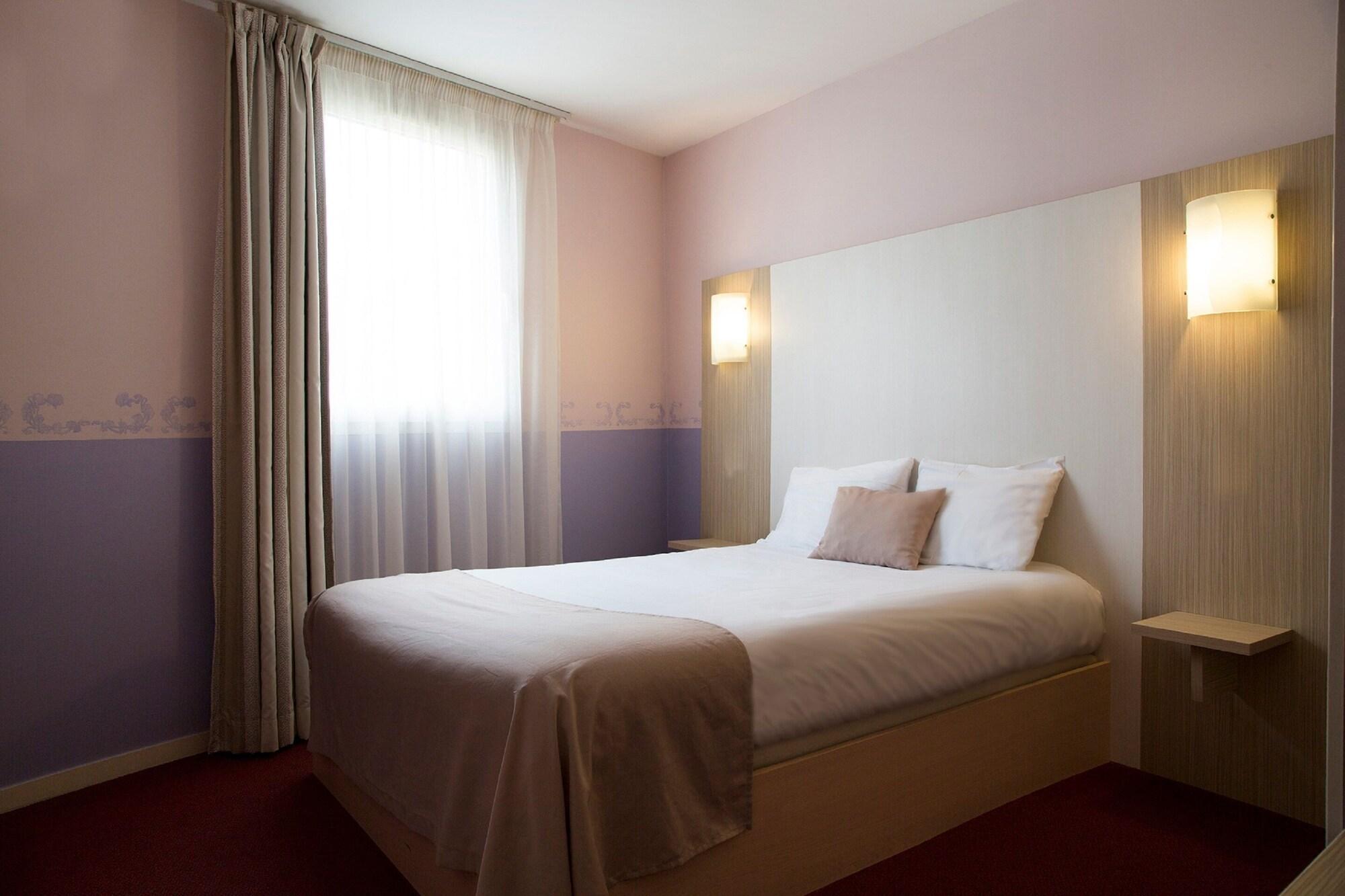 Brit Hotel Le Lion D'Or Chinon Zewnętrze zdjęcie