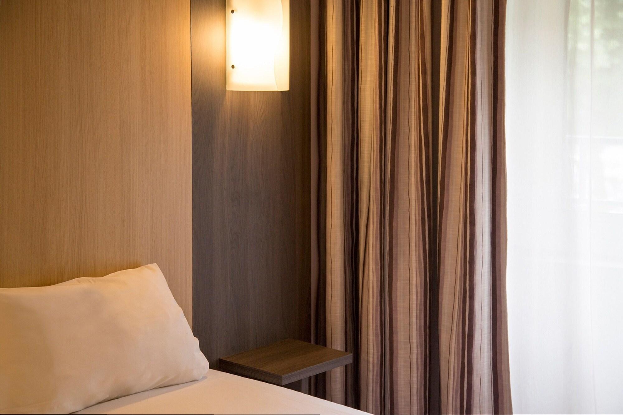 Brit Hotel Le Lion D'Or Chinon Zewnętrze zdjęcie