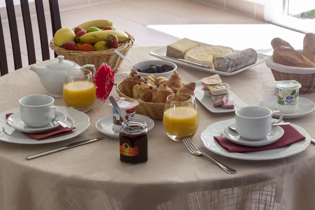 Brit Hotel Le Lion D'Or Chinon Zewnętrze zdjęcie