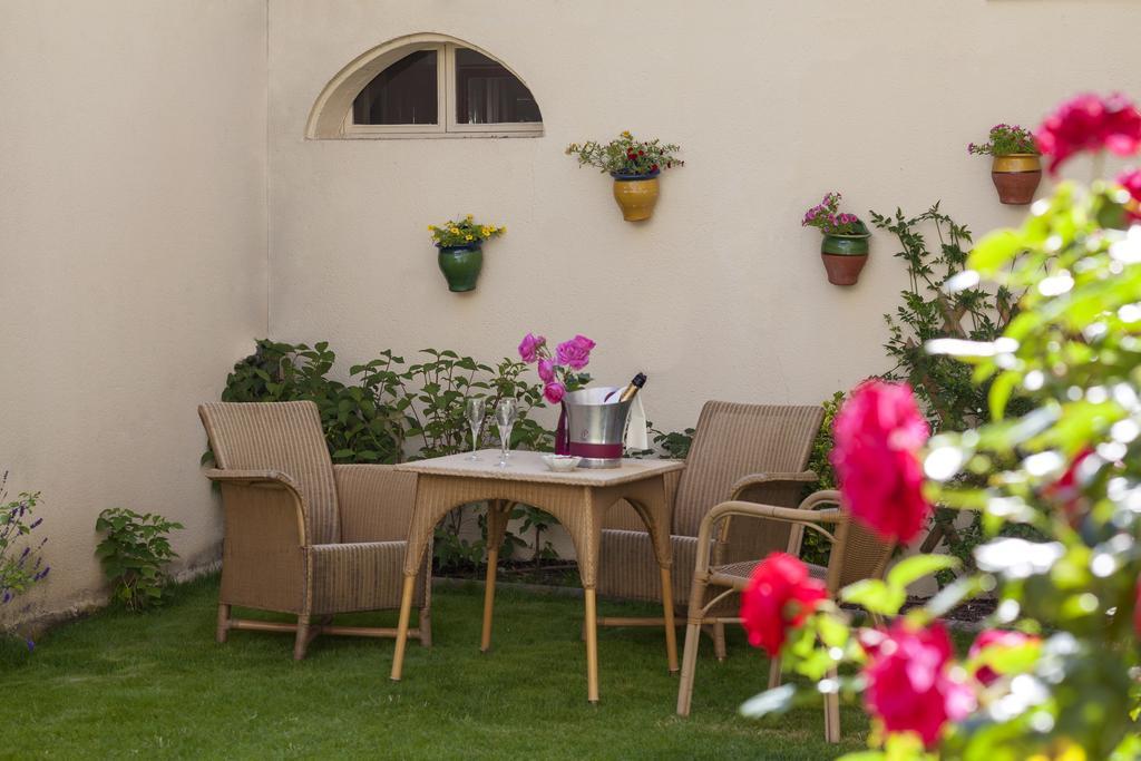 Brit Hotel Le Lion D'Or Chinon Zewnętrze zdjęcie